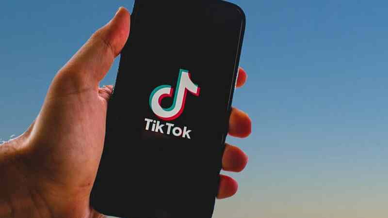 Американський підрозділ TikTok можуть продати Маску – Bloomberg