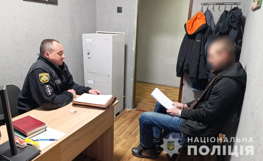 Вбив та сховав тіло у підвалі: поліція Синельниківщини затримала підозрюваного