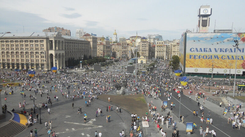 Більшість українців проти мирних переговорів без участі Києва – опитування