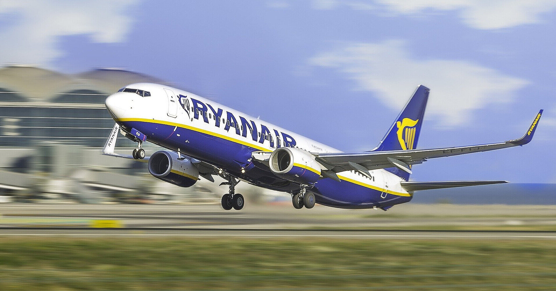 Ryanair хоче стати першою авіакомпанією, яка повернеться в Україну після відкриття неба