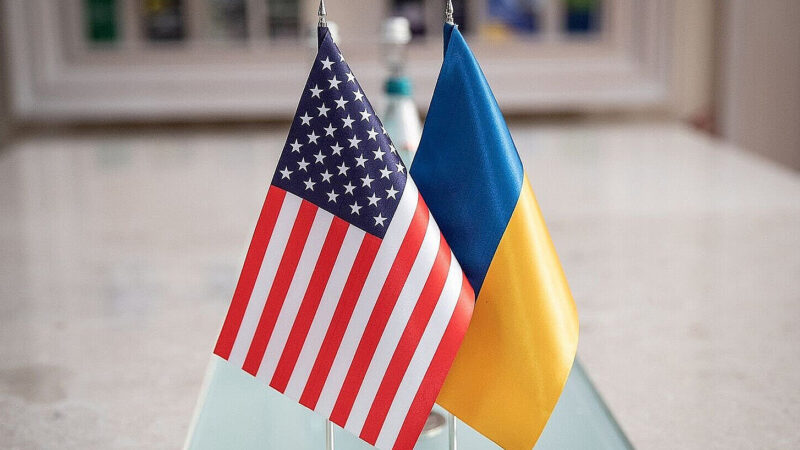 Bloomberg: США не відмовляться від спроб припинити війну в Україні