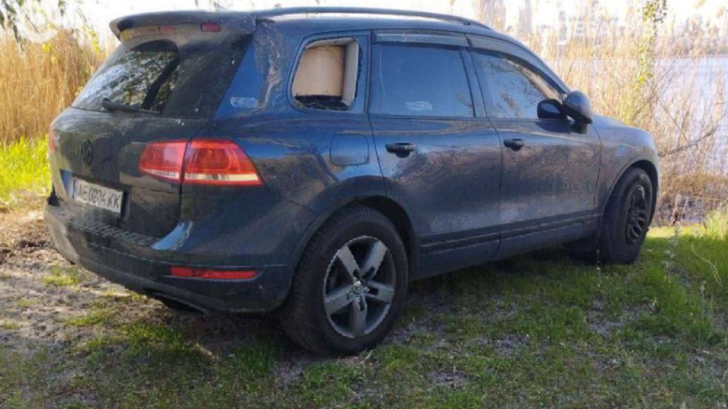 На ж/м Сонячний у Дніпрі виявили тіло чоловіка в зачиненому Volkswagen