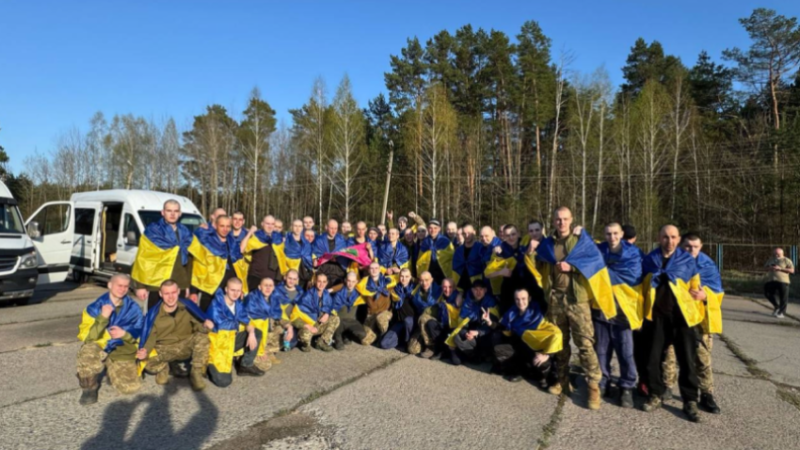 «Найкраща звістка»: з російського полону повернули 277 Захисників, 28 – з Дніпропетровської області