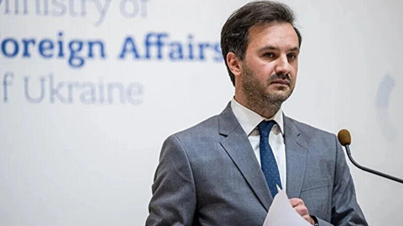 У МЗС відреагували на інцидент з провокативною табличкою на могилі воїнів УПА