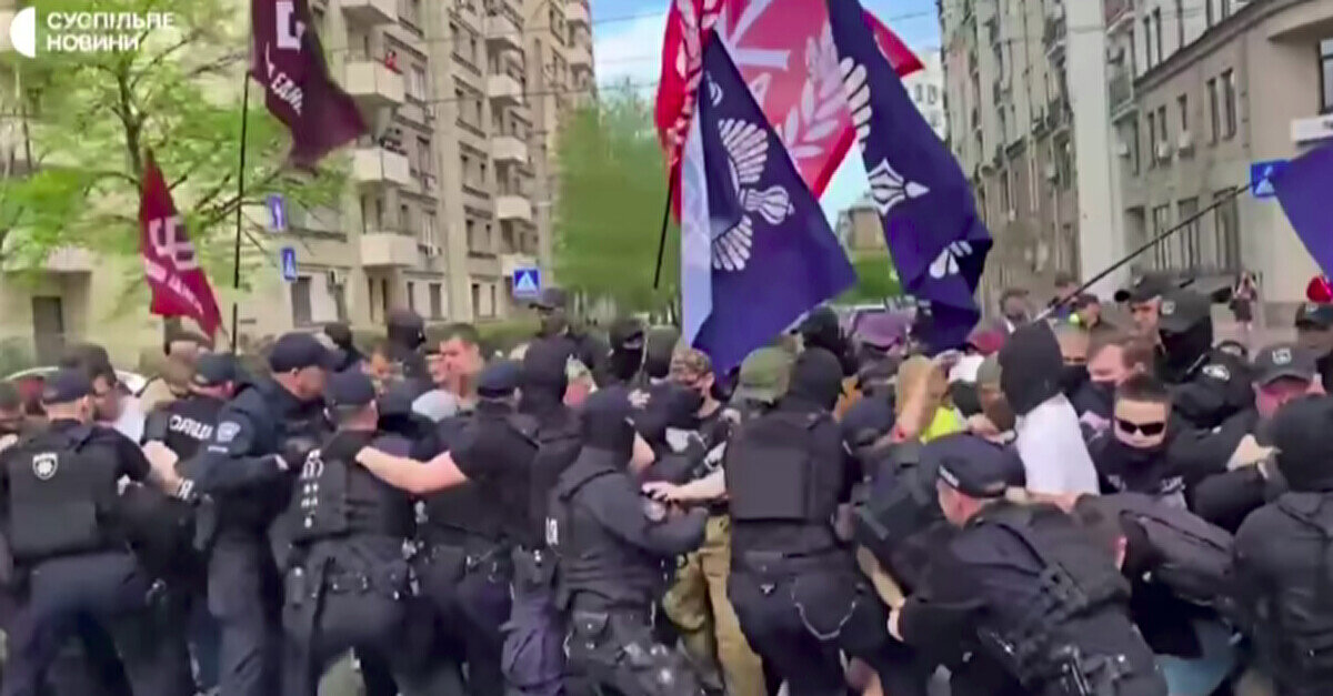 У Києві відбулися сутички між поліцією та протестувальниками