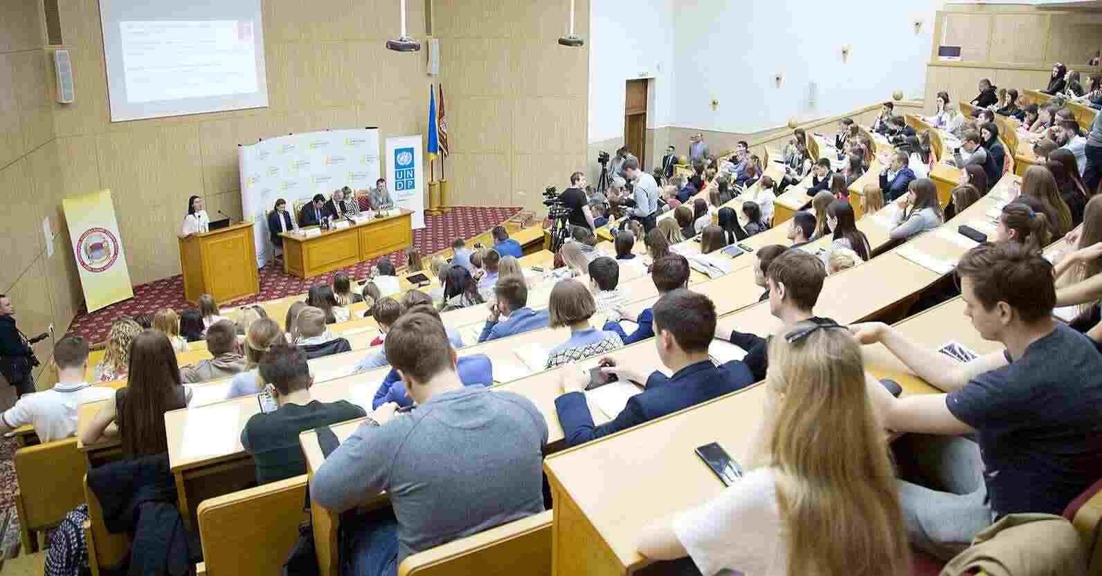 У Міносвіти повідомили, скільки студентів не повернулися з-за кордону