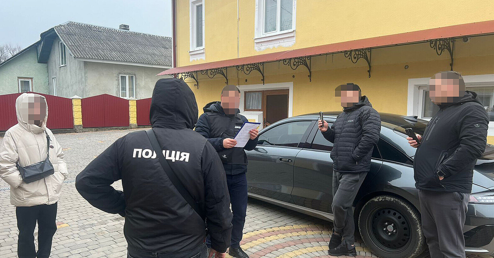 На Тернопільщині розкрили схему ввезення автівок під виглядом гумдопомоги для ЗСУ