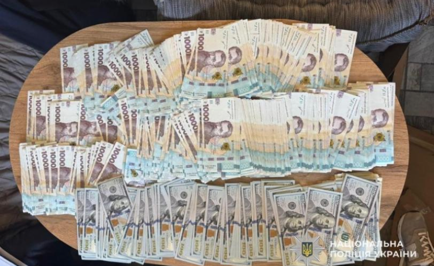 Хабар за госпіталізацію: у Дніпрі затримали директора медичного закладу