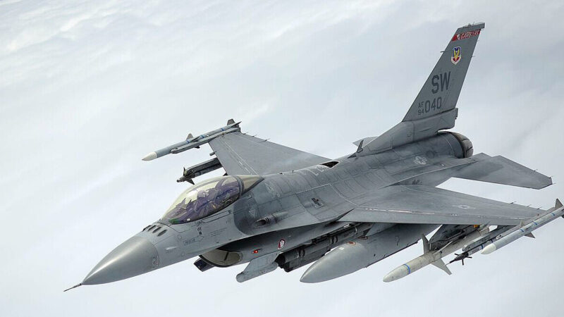 Україна та Чехія домовилися про навчання українських пілотів на F-16 та F-39