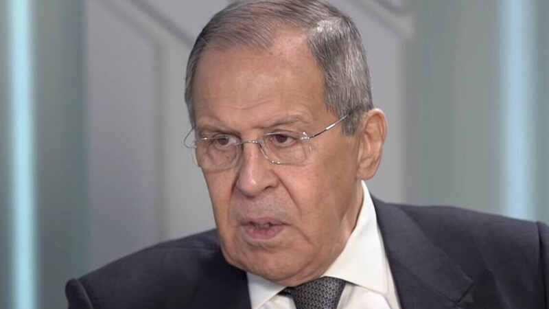 Лавров дорікнув ЄС через Вучича, якому не давали долетіти до Москви