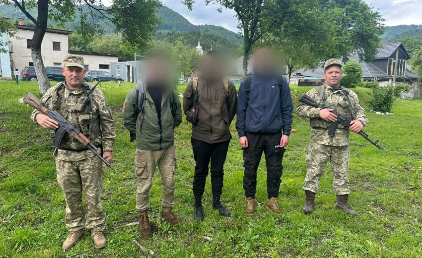 Заблукали в горах, під час спроби незаконного перетину кордону: на Закарпатті виявили втікачів з Дніпропетровської області