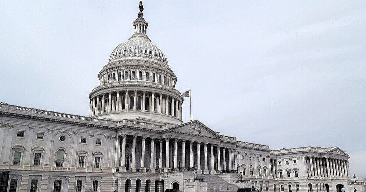 США можуть запровадити 500% мита для покупців російської нафти – сенатор