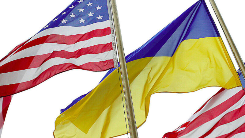 Більшість американців вважають, що США мають продовжувати військову підтримку України