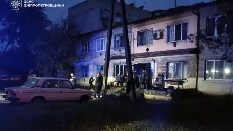 Вогнеборці Дніпропетровщини врятували на пожежах 11 людей за ніч