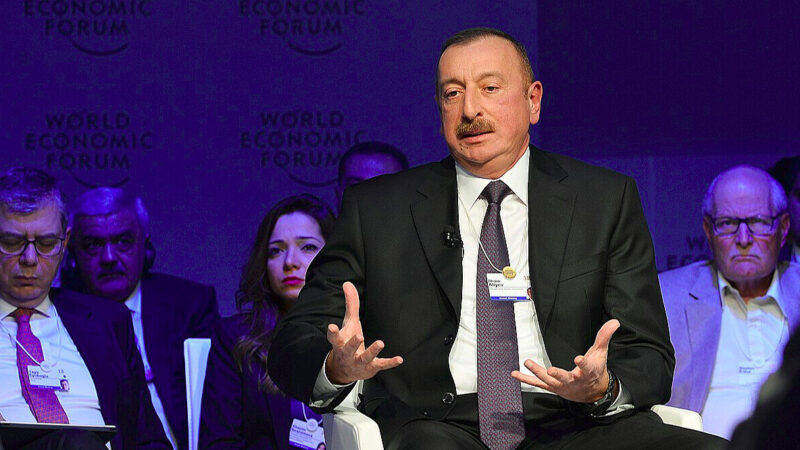 Алієв та президент Лаосу відмовилися приїхати до Путіна на парад