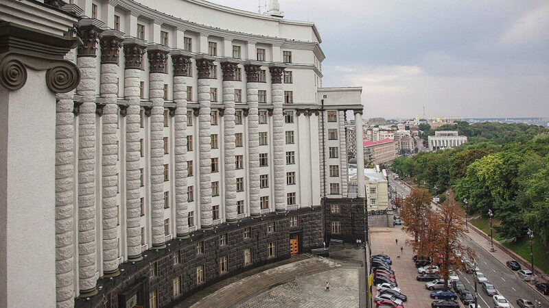 В Україні збільшать базову соцдопомогу: кому і скільки платитимуть