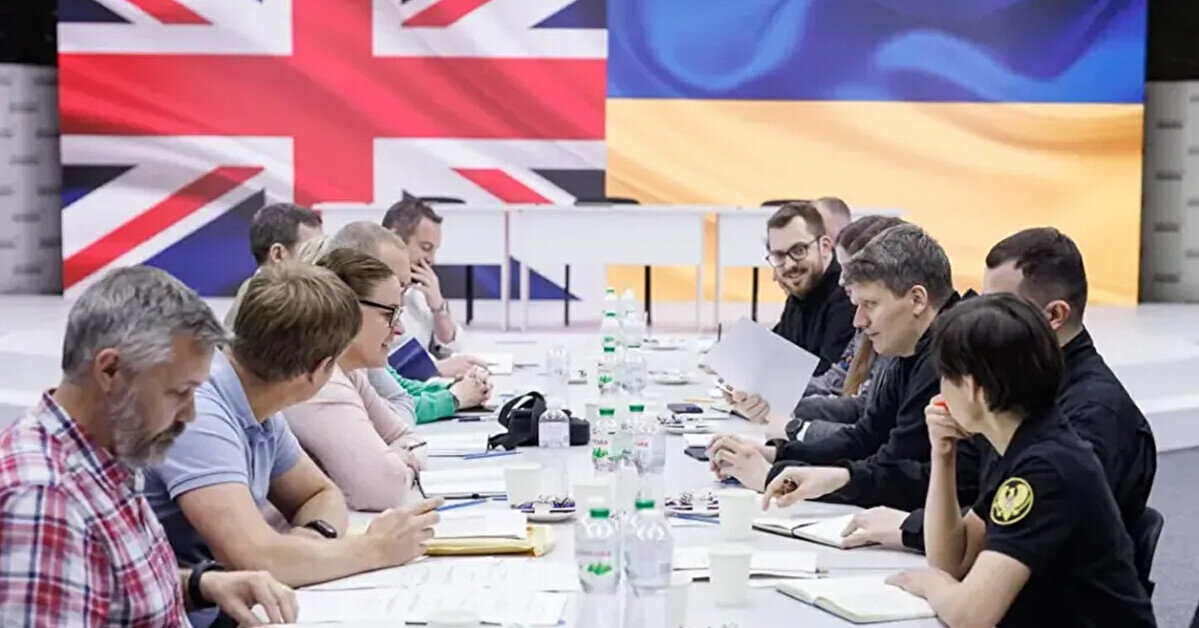 Британія спрямує кошти від заморожених росактивів на озброєння та ремонт техніки для України