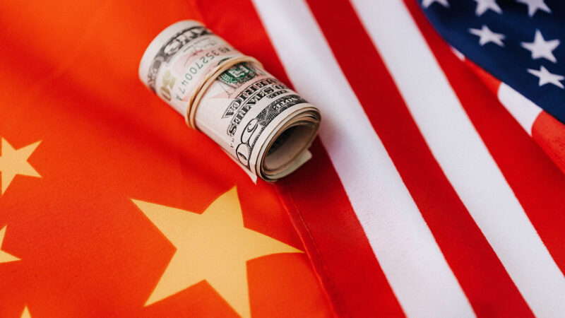 Китай частково компенсував падіння експорту до США, незважаючи на тарифи Трампа