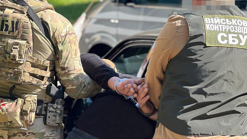Затримано водія військової частини на Кіровоградщині, який коригував удари РФ
