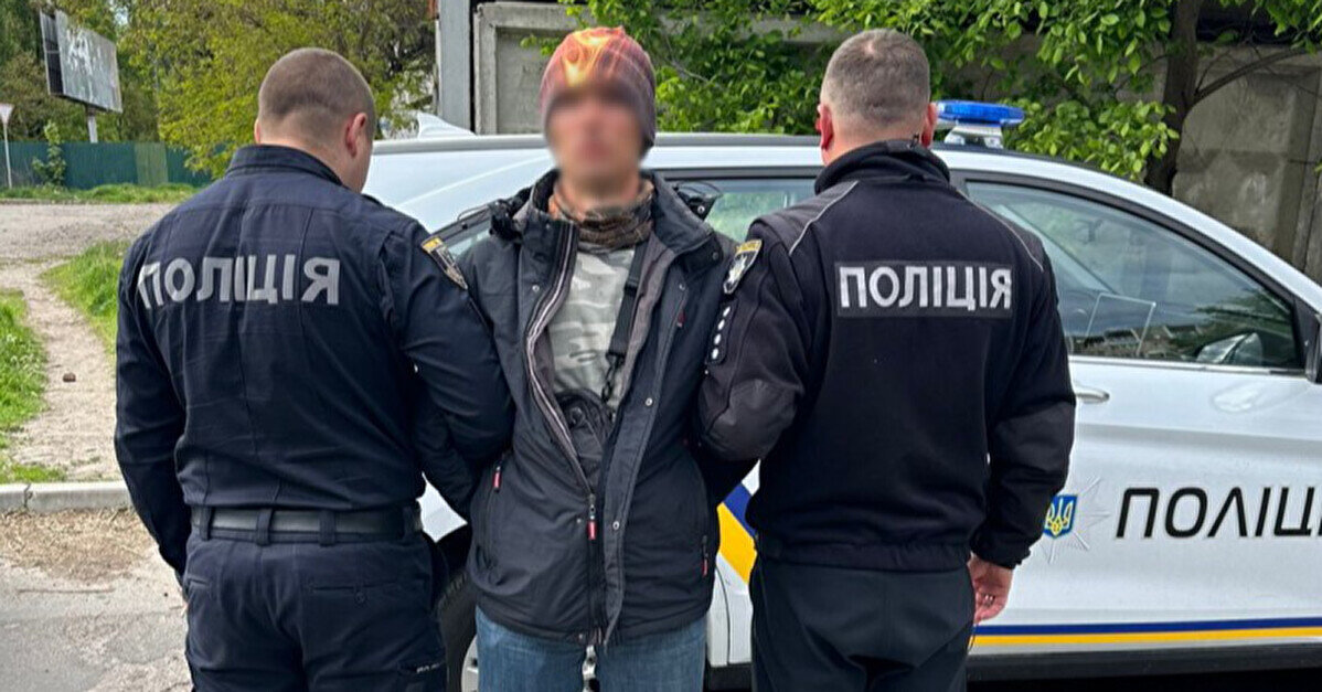 У Чернігові затримали чоловіка, який погрожував ножем співробітникам ТЦК