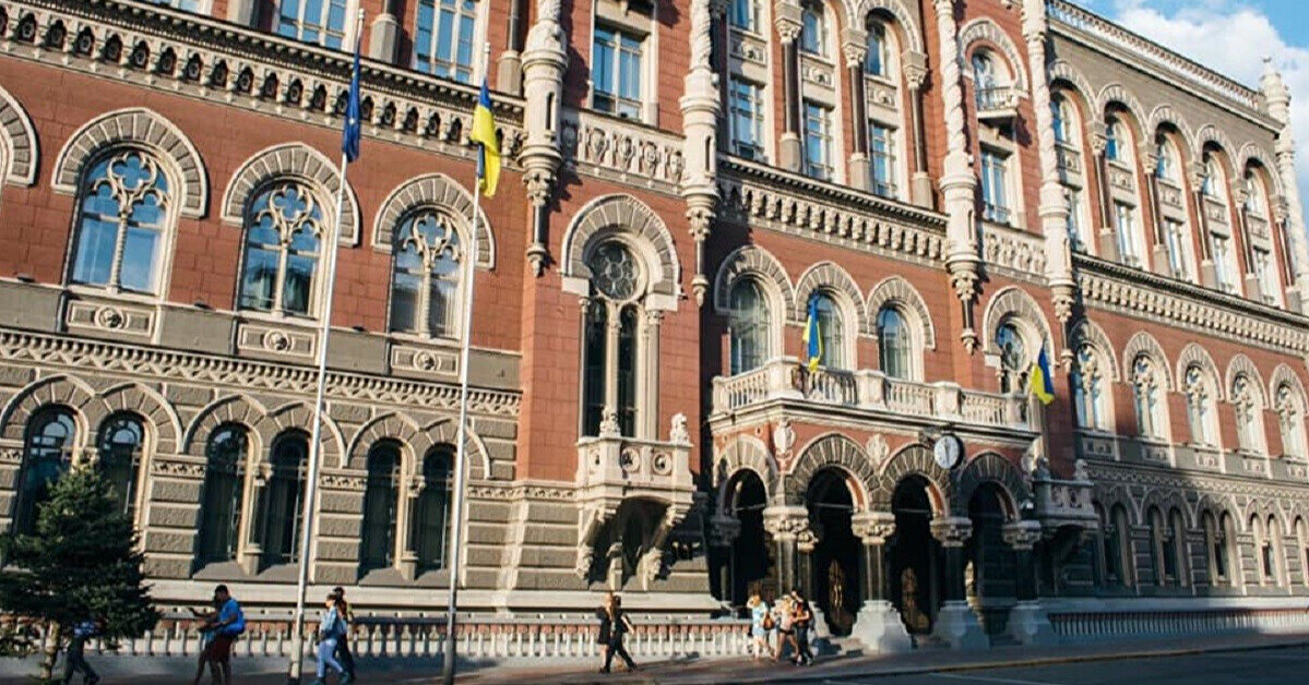 Нацбанк скоротив продаж доларів на міжбанку до мінімуму за рік