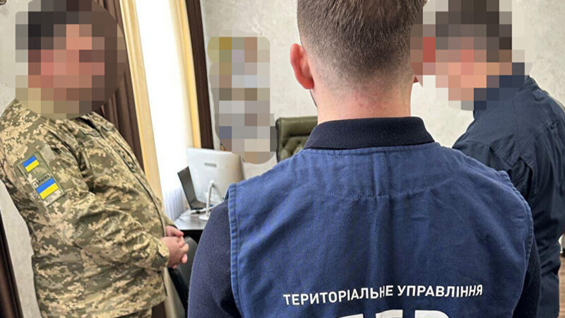 Змушував підлеглих будувати будинок: затримано проректора академії Держприкордонслужби