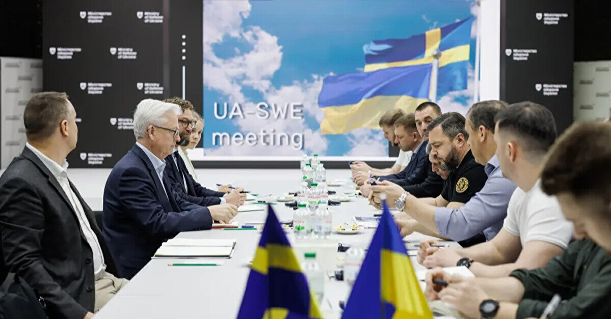 Україна і Швеція обговорили модернізацію авіації: що відомо