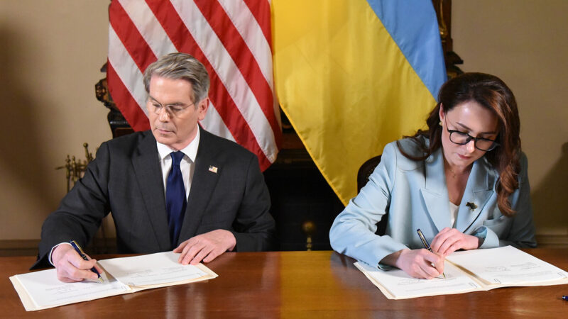 Україна та США підписали угоду про копалини: основні положення
