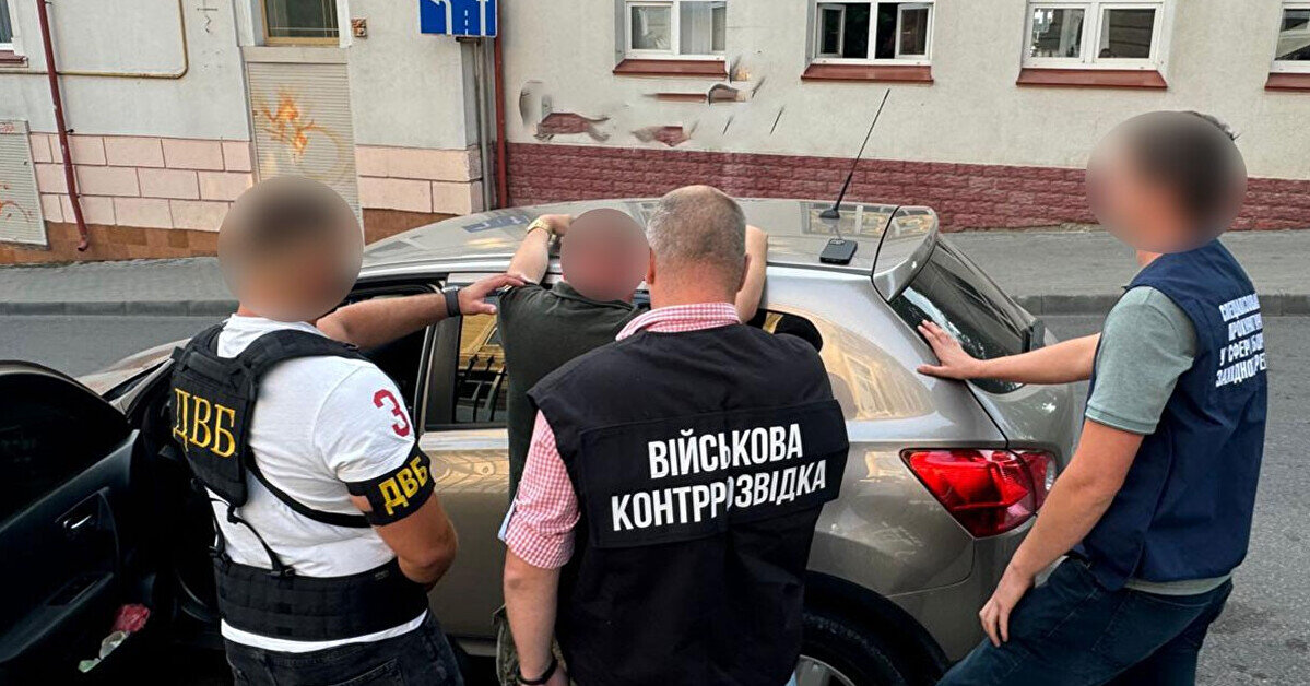 Працівник ТЦК на Тернопільщині вимагав $5 тис за звільнення від військової служби