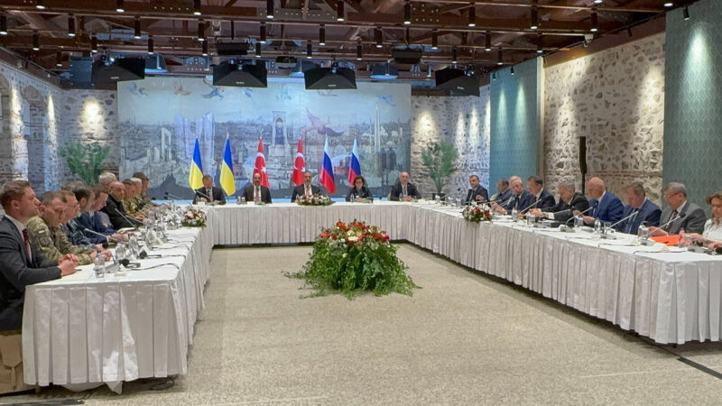 Делегації України та Росії почали переговори в Стамбулі