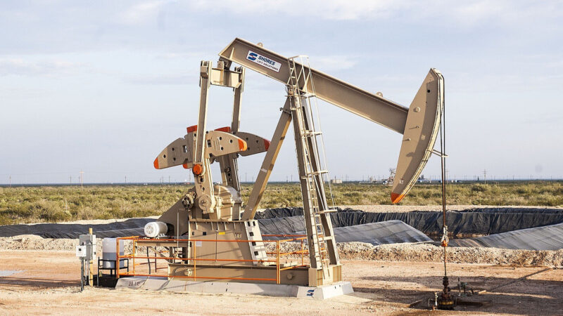 Україна на тлі падіння цін закликала запровадити нафтові санкції проти РФ
