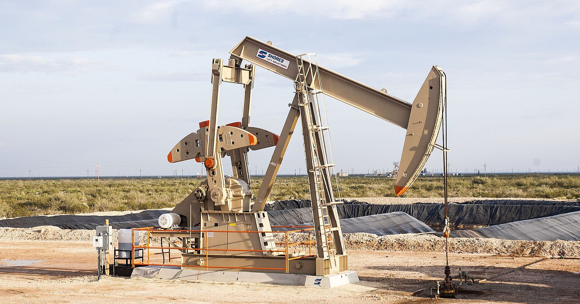 Україна на тлі падіння цін закликала запровадити нафтові санкції проти РФ