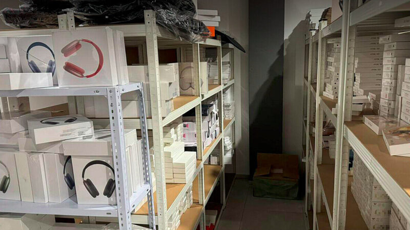 В Україні викрили мережу продажу контрафактної електроніки: деталі