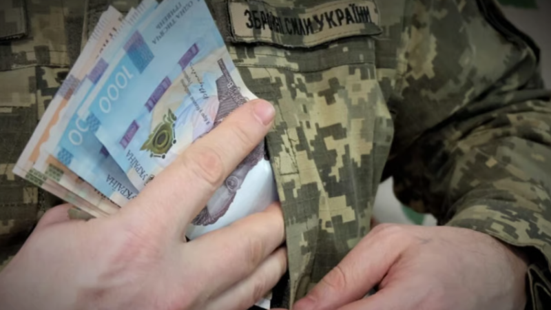 У Дніпрі затримано військовослужбовця за підозрою в хабарництві