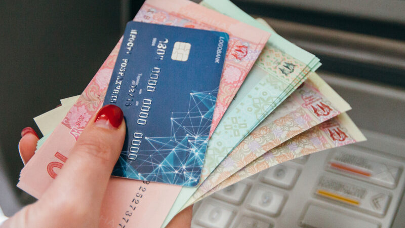 Опитування показало, що майже 70% українців не мають грошових заощаджень