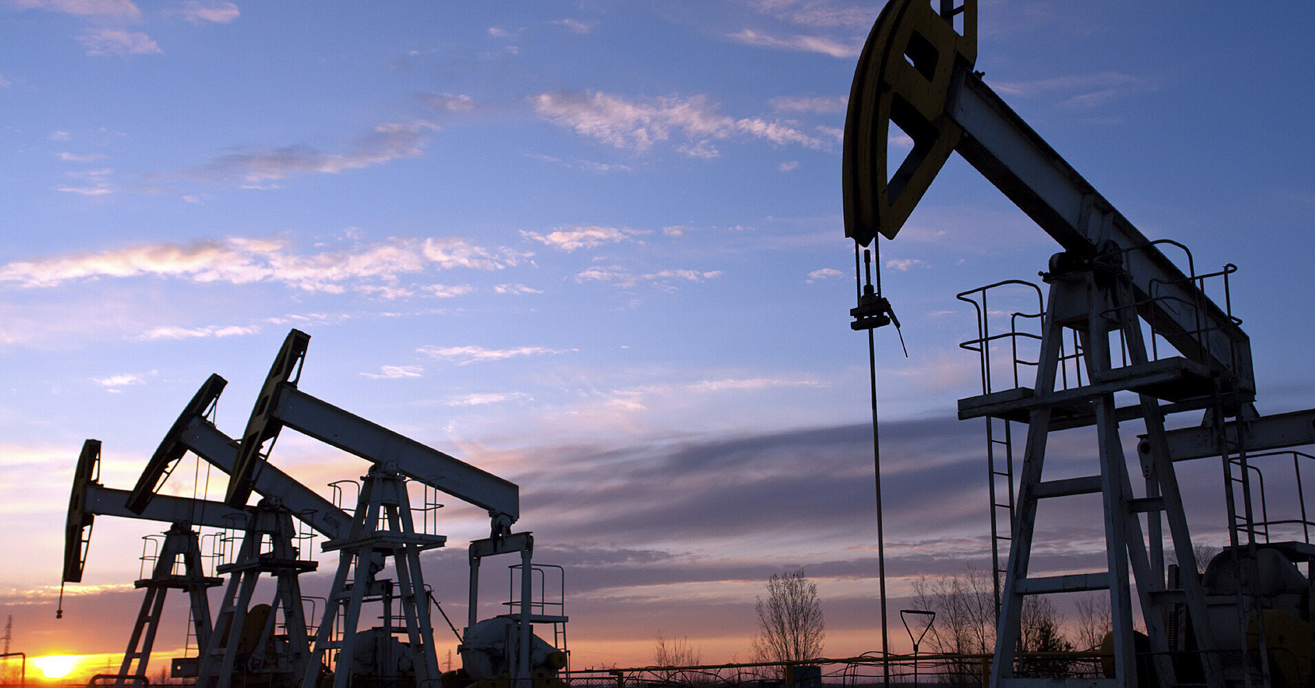 Іран терміново вивозить нафту через загрозу ударів Ізраїлю: супутникові знімки