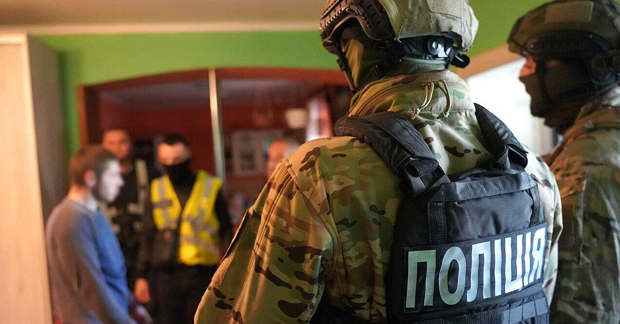 Нацполіція проводить масштабні рейди проти нелегальної зброї