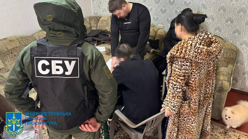 Шахраї з Дніпропетровщини ошукали рідних зниклих воїнів на 3 млн грн