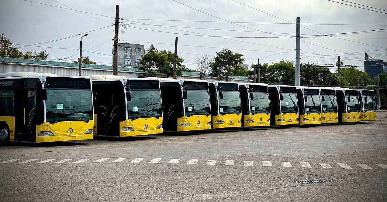 Зеленський підписав закон про використання транспорту, отриманого як гумдопомогу