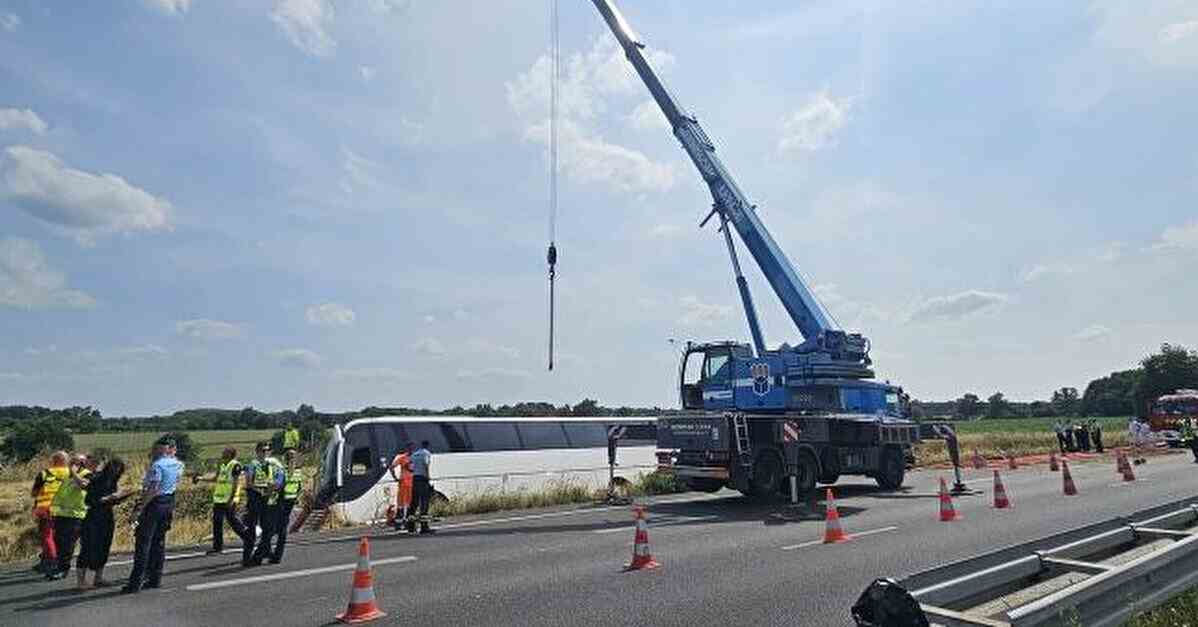 Зеленський відреагував на ДТП у Франції, в якій загинули українці