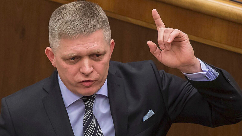 Фіцо заявив, що Словаччині підійшов би нейтральний статус