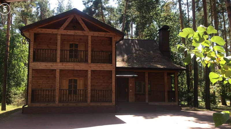 Матір експрокурора купила будинок на базі митників у Конча-Заспі – розслідування