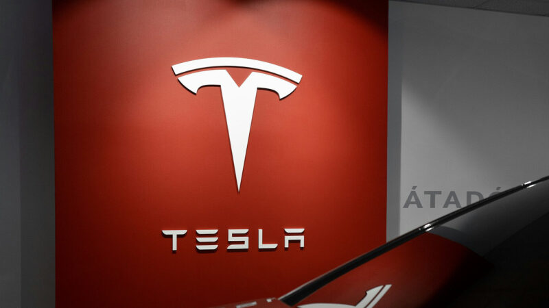 Tesla втратила 152 млрд доларів після суперечки Маска і Трампа