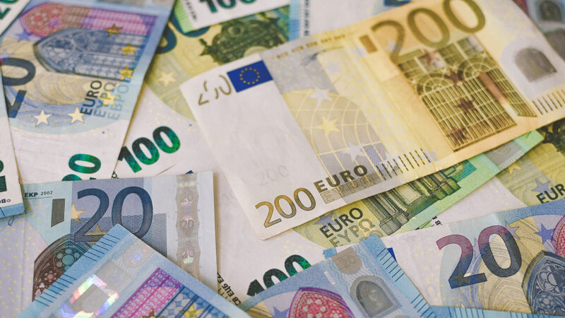 Україна отримала ще 1 млрд євро від ЄС за рахунок активів РФ – Шмигаль