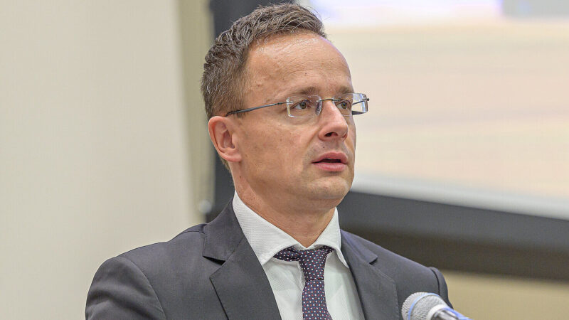 Угорщина і Словаччина заблокували новий пакет санкцій проти РФ – Сійярто