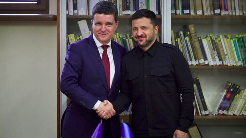 Зеленський анонсував візит нового президента Румунії в Україну