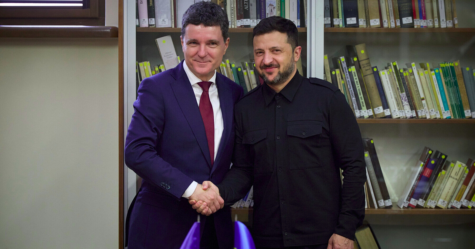 Зеленський анонсував візит нового президента Румунії в Україну