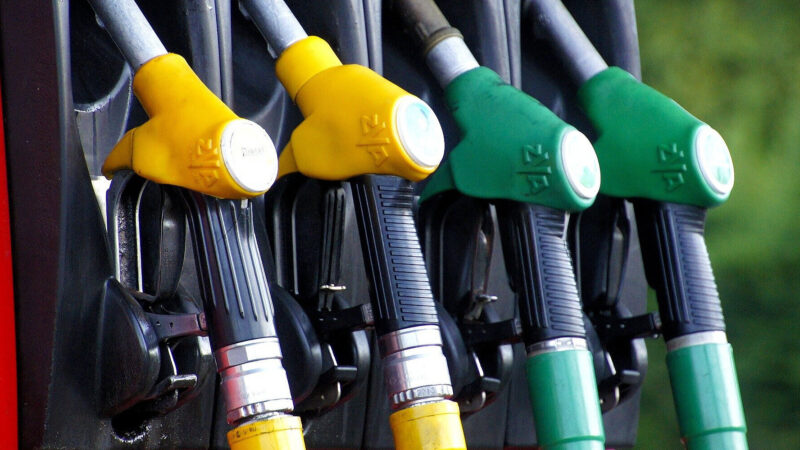 На українських АЗС стабілізувалися ціни на пальне