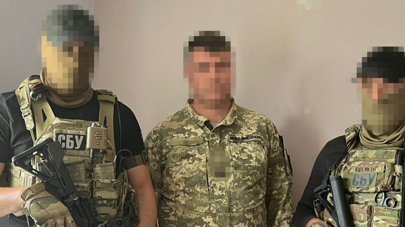 СБУ затримала льотчика-інструктора: зливав росіянам координати баз F-16