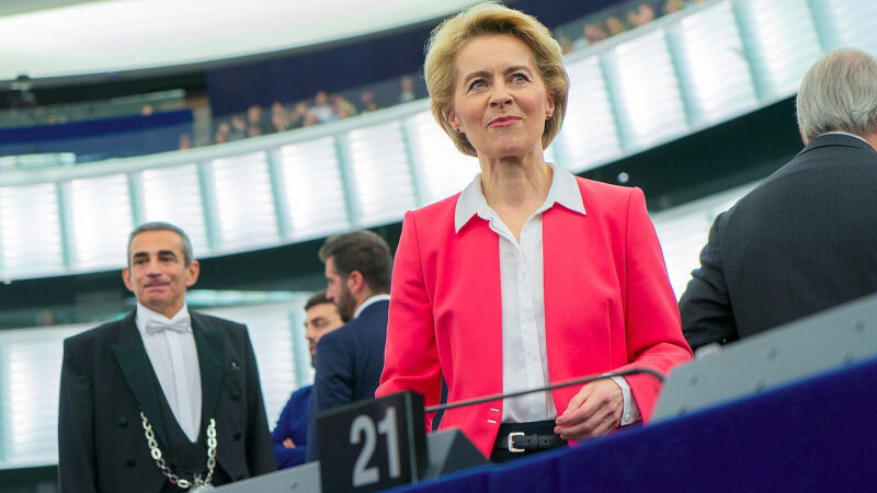 Європарламент голосуватиме за вотум недовіри фон дер Ляйєн